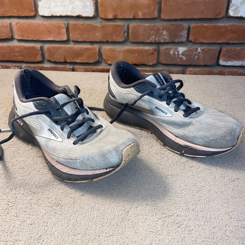 Brooks Women's Athletic Shoes - Gray and Pink